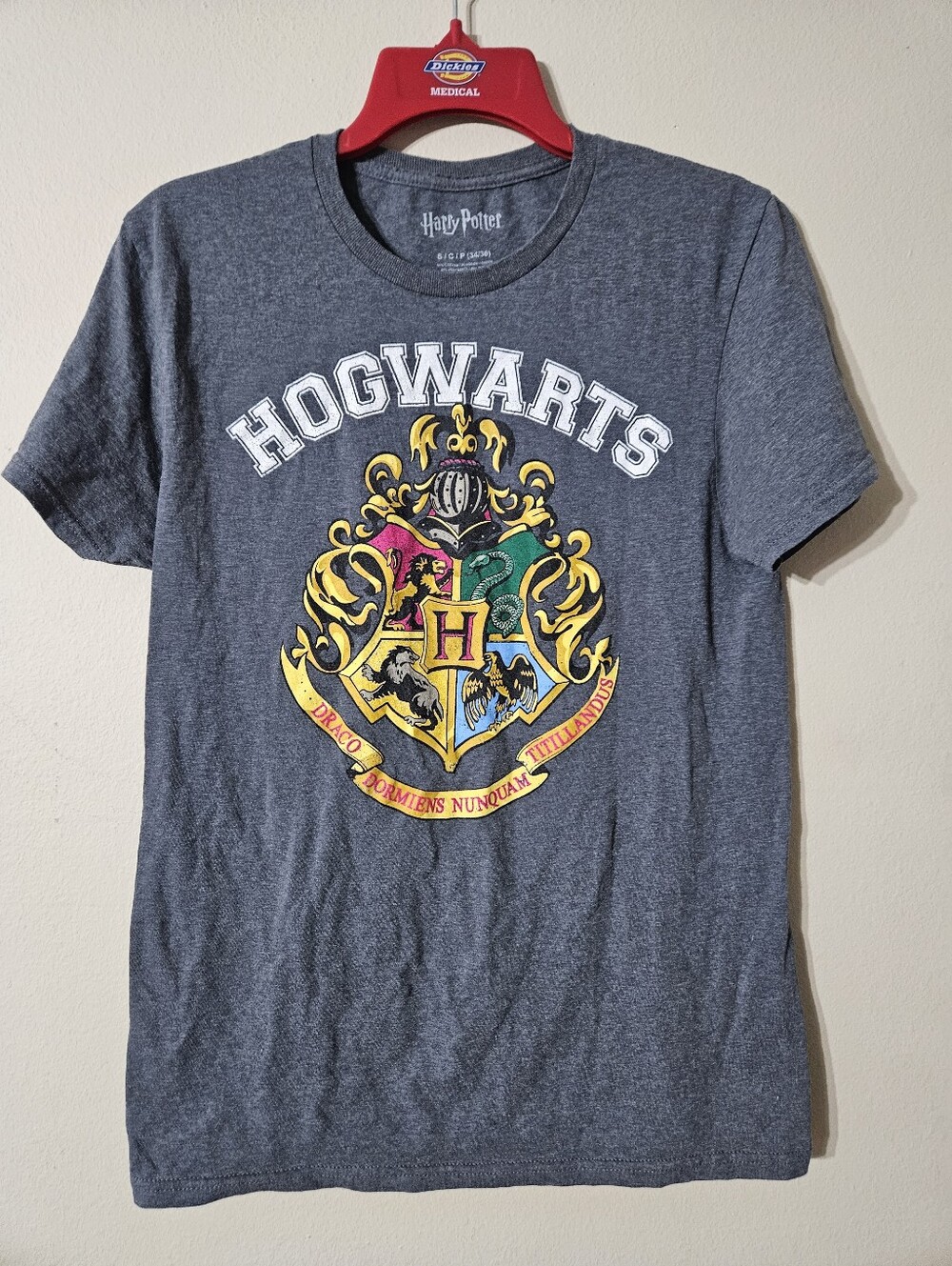 Hogwarts Harry Potter Tshirt Small